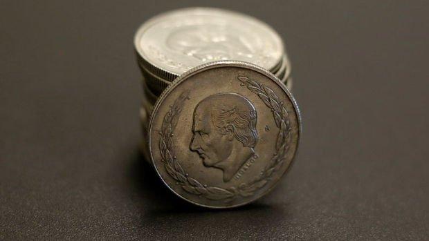 Mexican peso falls sharply with reform plan