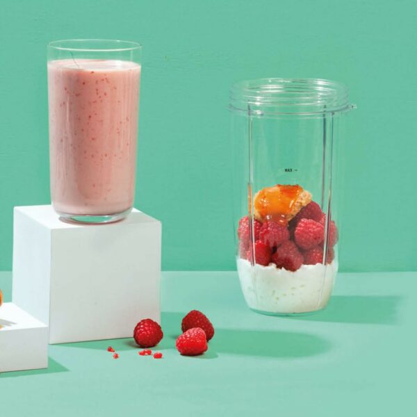 nutribullet Blender 900 Series - Powerful 24,000 RPM Extractor Blends Frozen Fruit, Nuts & Ice - 8 Piece Kit Includes Oversized Cup, Tall Cup, Handled Ring & 2 Lids - For Smoothies & Juices