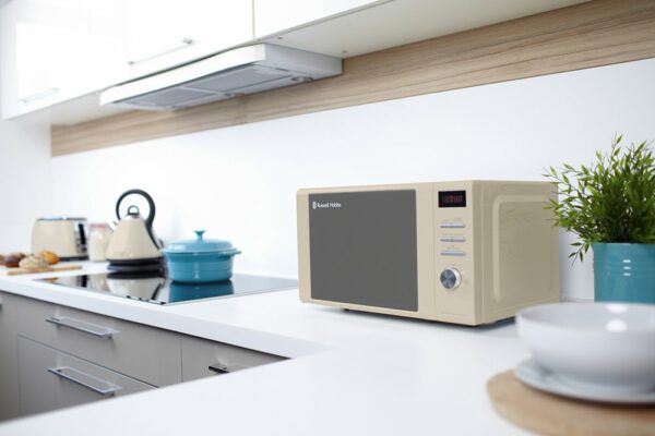 Russell Hobbs RHM2064C 20 Litre 800 W Cream Digital Heritage Microwave with 5 Power Levels, Automatic Defrost, 8 Auto Cook Menus, Clock & Timer, Easy Clean