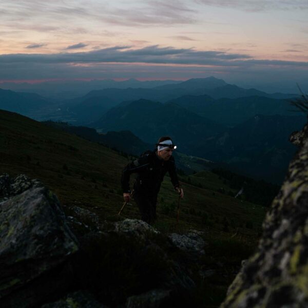 Ledlenser H7R Core Rechargeable Head Torch LED 1000 Lumen, 250m Adjustable Focus, IP68 Waterproof, Up to 65hrs Runtime, Dimmable, Headlamp for Hiking, Camping, Dog Walking, Essential Outdoor Equipment