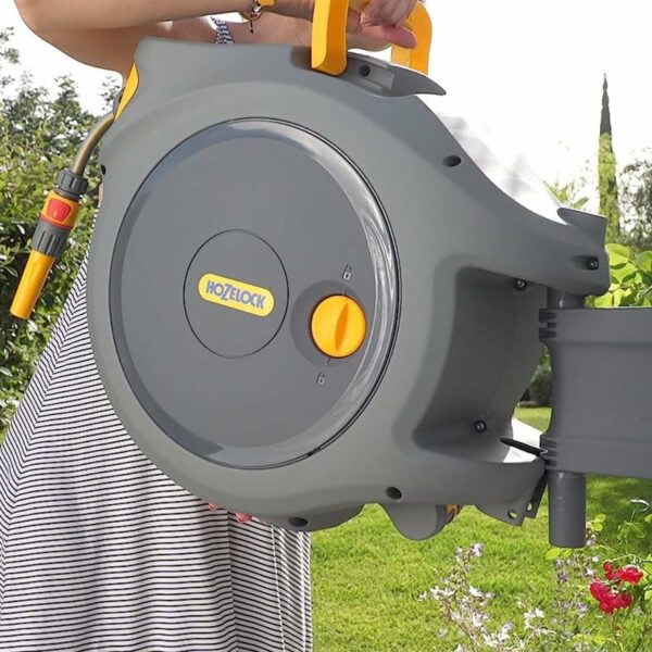 HOZELOCK - Auto Reel Wall-mounted 40m: Easy to Install, Child-lock, Auto-rewind, Ready-to-use with Nozzle, Fittings, Hozelock Hose and Accessories Included 5 Year Guarantee* [2595R8000]