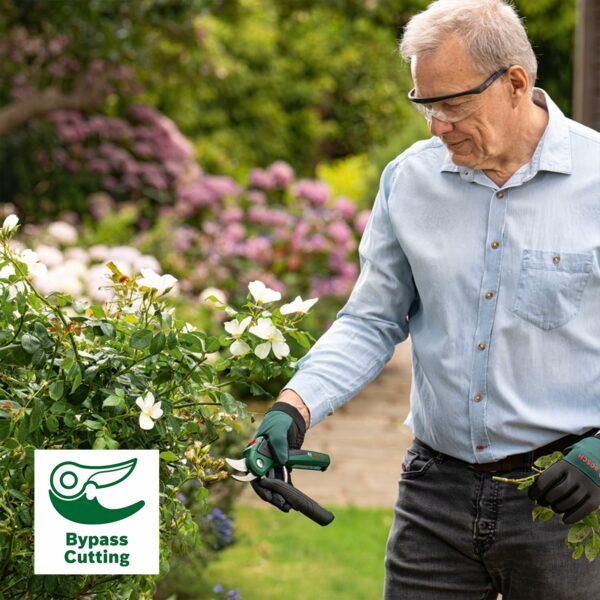 Bosch Cordless Secateurs EasyPrune (Integrated 3.6 Volt Battery; 450 Cuts per Battery Charge; Rechargeable with Micro-USB Cable; in Carton Packaging)