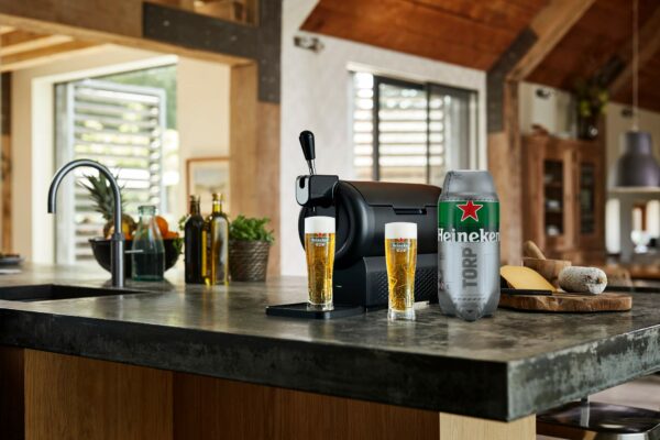 Beerwulf The SUB Compact Black UK | Draught Beer Tap for Home by Krups | 2L (Black)