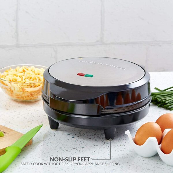 Andrew James Omelette Maker, Electric Omelette Maker Non-stick, Omelette Pan Dual Compartment, Omelettes and Eggs, Deep Non-Stick Omelette Pan, Cool Touch, Cord Storage, Power Ready Lights