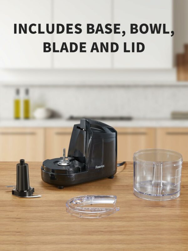 Mini Chopper, 0.75 Litre(1.5-Cup) Dishwasher Safe Bowl, Dices & Purees Fruit & Vegetables Electric Mini Chopper, Removable bowl, lid & blade, Simple one-button operation, 100W (Black)