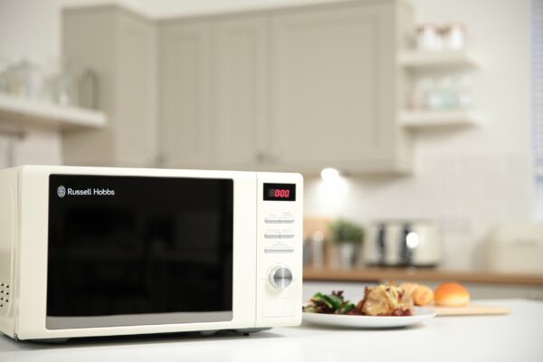 Russell Hobbs RHM2064C 20 Litre 800 W Cream Digital Heritage Microwave with 5 Power Levels, Automatic Defrost, 8 Auto Cook Menus, Clock & Timer, Easy Clean