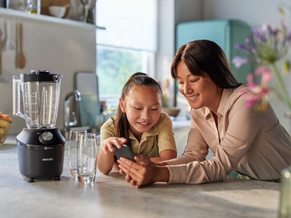Philips Blender 3000 Series, ProBlend System, 1.9L Maximum Capacity, 1L Effective Capacity, 450W, 1 Speed Setting + Pulse, Plastic Jar, Black, (HR2041/01), Smooth blends with no lumps in 45 seconds*