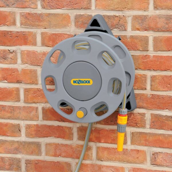 HOZELOCK - Wall-Mounted 30m Hose Reel with 15m Hose : Easy-to-install Wall-mounted Hose Reel with Handle, Complete with Hose Guide, Nozzle, Fittings and Accessories [2422R0000]