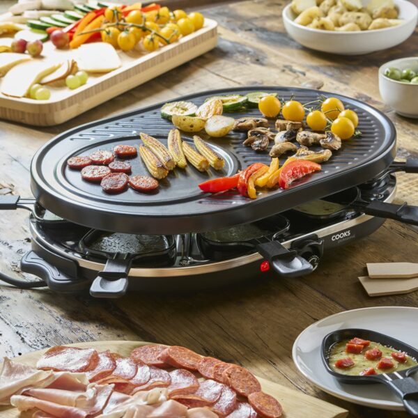 Cooks Professional Electric Raclette Grill with Traditional Hotplate – 8 Cheese Fondue Pans, Wooden Spatulas, 1200W, Thermostat Control – Perfect for Parties & Even Cooking