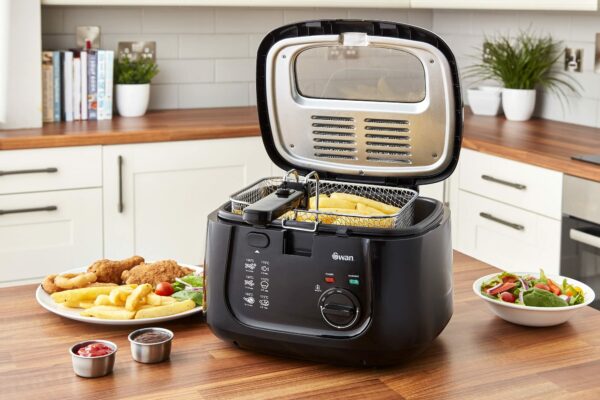 Swan SD6080BLKN 2.5 Litre Deep Fat Fryer with Viewing Window, Adjustable temperature controls, Easy Clean, 1800W, Black