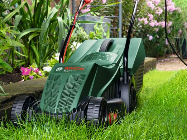 Bosch Corded Lawnmower EasyRotak 32-220 (1200 W Motor Power, Cutting Width: 32 cm, 31-Litre Grass Box, Extra 32cm Sharp Blade, Suitable for Quick and Easy Mowing with Tidy Edges) - Amazon Exclusive