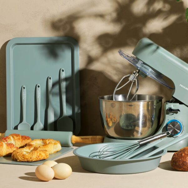 Progress EK5234PTEAL Go Bake Stand Mixer- Large Electric Whisk with 4L Stainless Steel Bowl, 8 Speeds and Pulse Function, Mixing Beater, Dough Hook, and Whisk Attachments, Splash Guard, 1300W, Teal