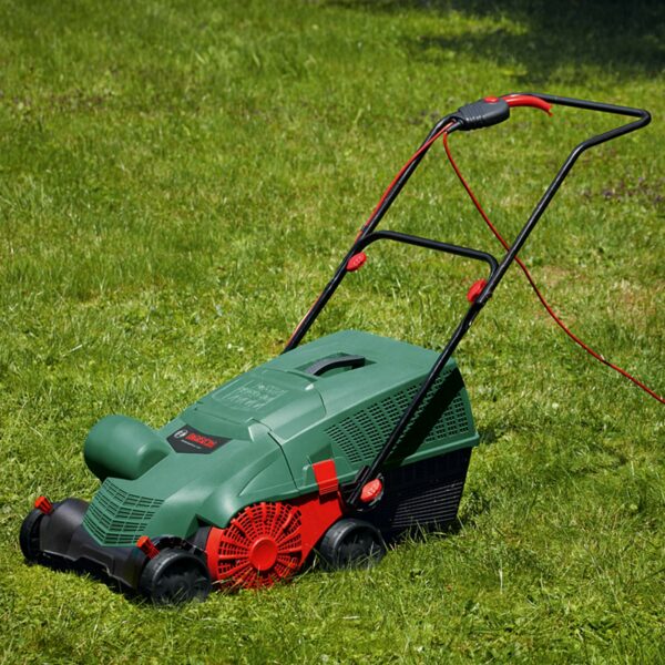 Bosch Electric Lawn Raker UniversalRake 900 - 900 W, Operating width: 32 cm