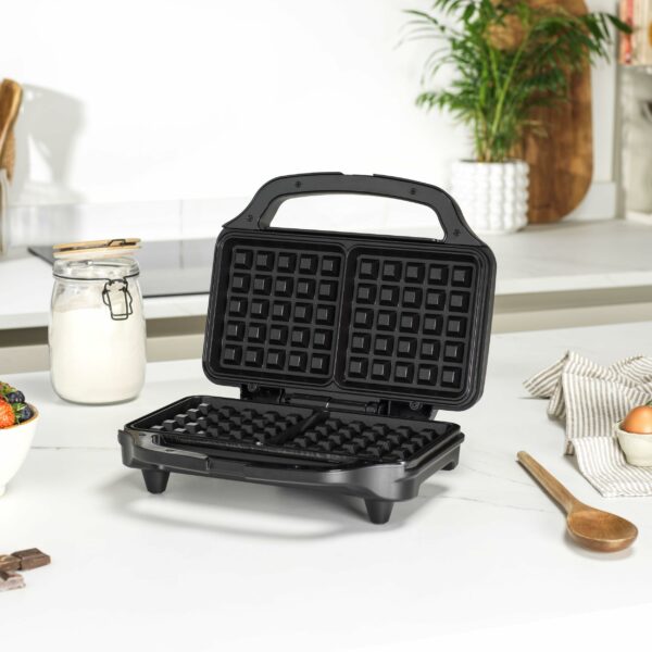 Salter Double Waffle Maker – Non-Stick Dual Waffle Iron Plates, Deep Fill Belgian & American Waffle Machine, Automatic Temperature Control, Cool Touch Handle, Savoury Snacks & Desserts, 900W, EK2249