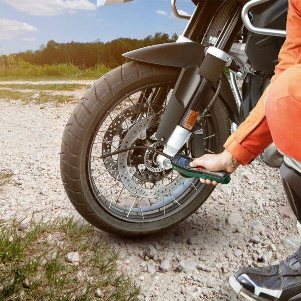 Bosch Electric Bike Pump, Portable Air Pump, Cordless Tyre Inflator EasyPump (3.0 Ah battery, 3.6 Volt, Autostop function, 150 PSI, 10.3 bar, LED, rechargeable via USB-C cable, in carton box)