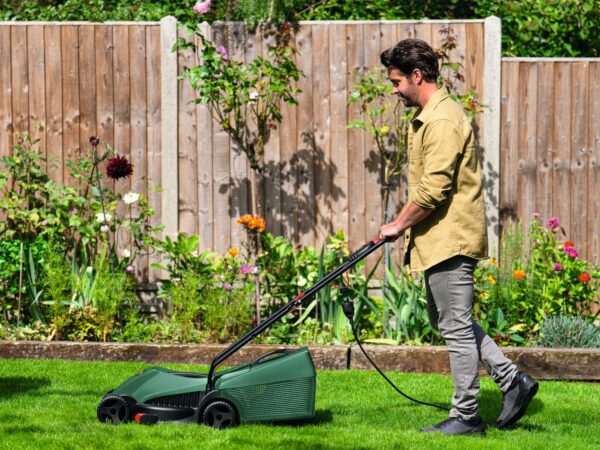 Bosch Corded Lawnmower EasyRotak 32-220 (1200 W Motor Power, Cutting Width: 32 cm, 31-Litre Grass Box, Extra 32cm Sharp Blade, Suitable for Quick and Easy Mowing with Tidy Edges) - Amazon Exclusive