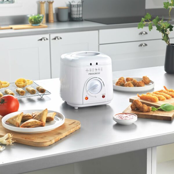Progress EK2969P Electric 1L Mini Deep Fat Fryer - Removable Cooking Basket, Easy Clean, Non-Slip, Variable Temperature Control to 190°, Non-Stick Oil Tank, Detachable Handle, Countertop Chip Pan