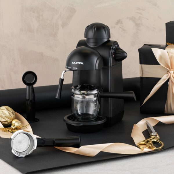 Salter EK3131 Espressimo Coffee Machine – 4-Shot Espresso Maker, Milk Frothing Wand, Includes 240 ml Glass Carafe, Barista Style Latte And Cappuccino, 5-Bar Pressure, Stainless Steel Filter, 870W