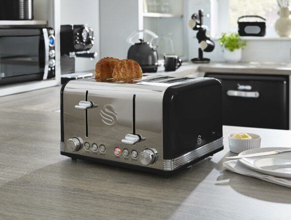 Swan ST19020BN Retro 4-Slice Toaster with Defost/Reheat/Cancle Functions, Cord Storage, 1600W, Retro Black