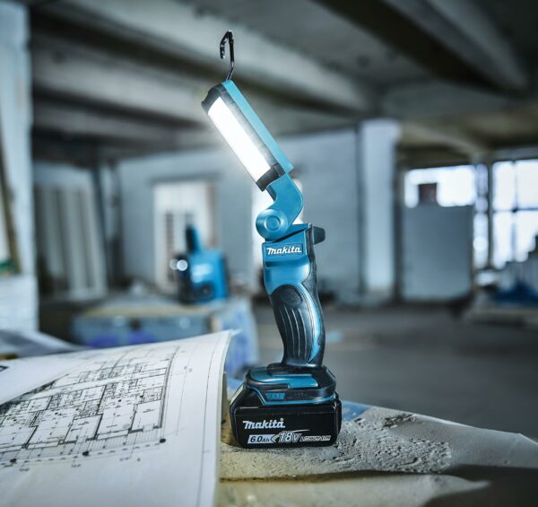 Makita DML801 18V / 14.4V Li-ion LXT Florescent 12 LED Light Torch - Batteries and Charger Not Included, Schwarz, Türkis