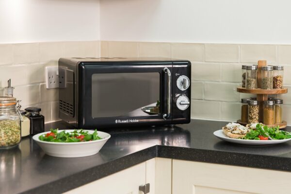 Russell Hobbs RHRETMM705B 17 L 700 W Black Compact Retro Solo Manual Microwave with 5 Power Levels, Timer, Defrost Setting, Easy Clean