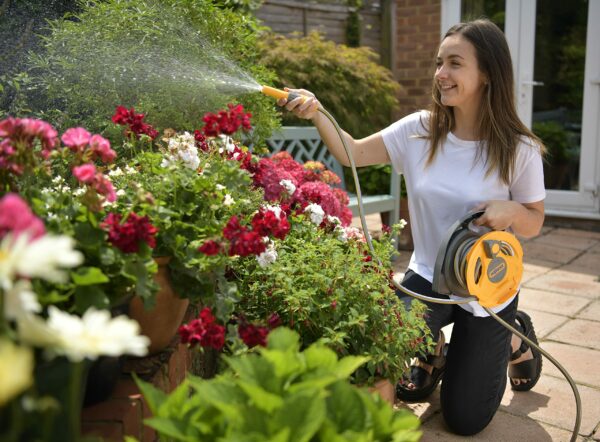 HOZELOCK - Micro Reel 10m : Ideal for patios, balconies and small gardens, compact and practical "Click & Go" design, a lightweight small bore hose, 1 hose nozzle, ready to use [2427 0000]