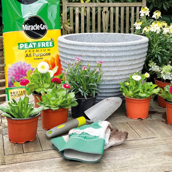 Miracle-Gro PEAT FREE Premium All Purpose Compost, 20 litre, Brown